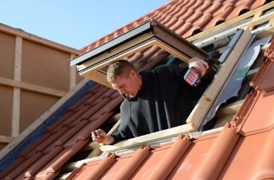Pose de fenêtres de toit Velux au Triadou